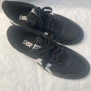 ASICS athletic shoes size 6 men size 7.5 women
